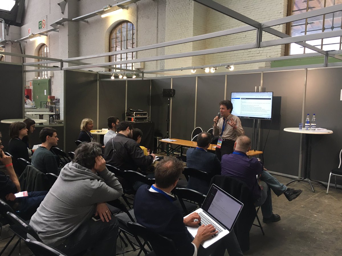 GiliamAnthony's tweet photo. Lecture on #opendata from https://t.co/bjgdt3lrJ8 #hackbelgium #bigdata #opensource https://t.co/VLsL8Z5RnI
