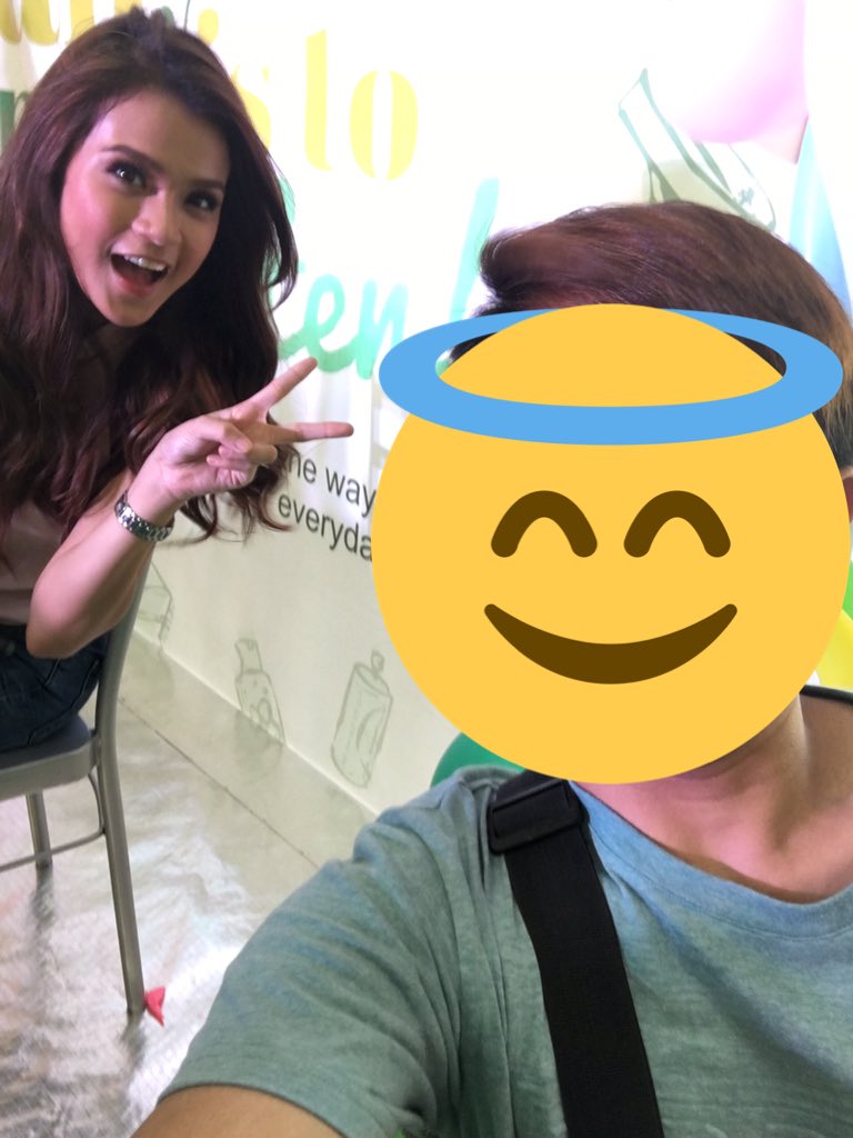 TeamMcRisOFC's tweet photo. Ang ganda naman talaga!!! @MissMarisRacal

MARIS AT PUREGOLD BINANLAGUNA

P.S: Hulaan nyo na lang sino yang may sticker. Hahahaha! *peace* © https://t.co/KNbAo0o9pJ