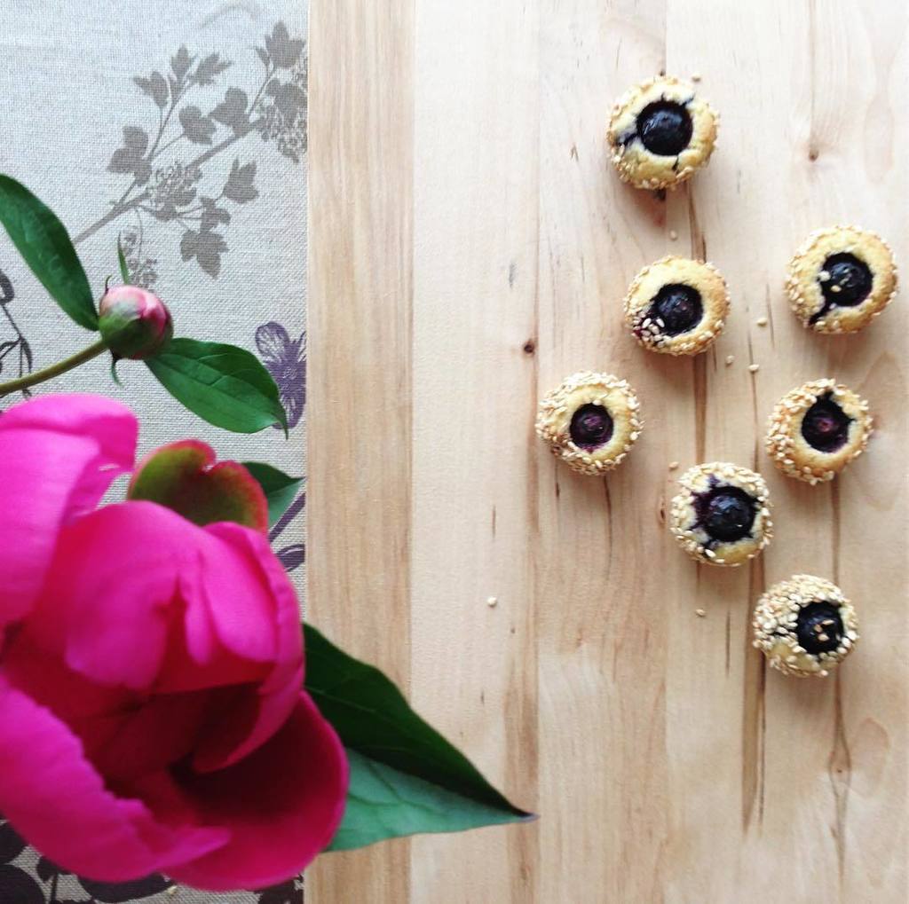 AriannaRogina's tweet photo. Biscottino tutta salute #mandorle #mirtilli #sesamo #mele #fiori #ikebana #sugarfree #glutenfree #veg #vegan #heal… https://t.co/HgScUQ77bi https://t.co/huQbEOf100