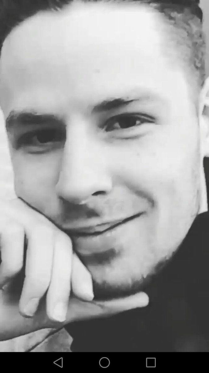 rewilacht's tweet photo. Rewi lacht, weil....well, I don't know https://t.co/iLXnEv89Xr