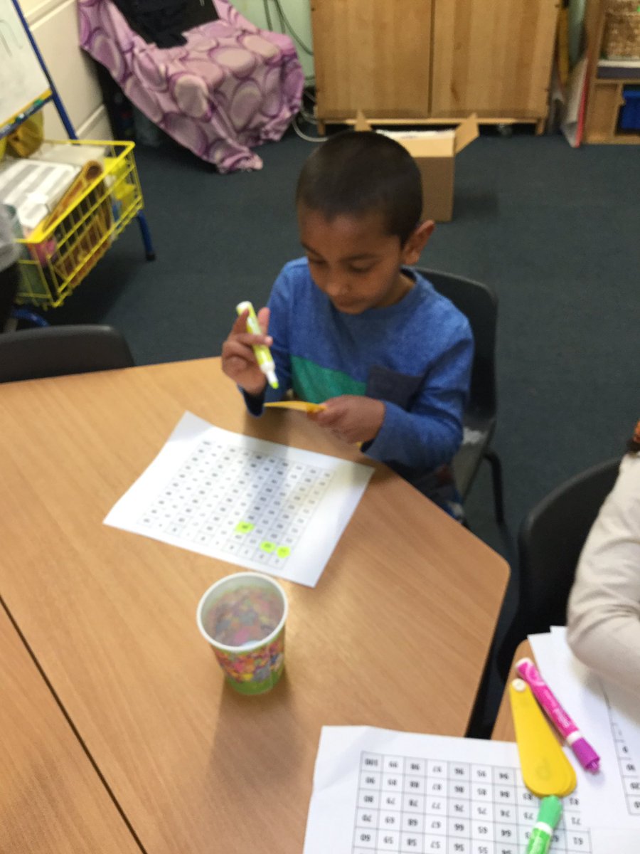 BCPS_MissBshaw's tweet photo. @BCPSDeputy @BCPSHead independent work with 100 squares and number fans! #eyfs #enhancedprovision #wecancount https://t.co/vFOkQ74hHY
