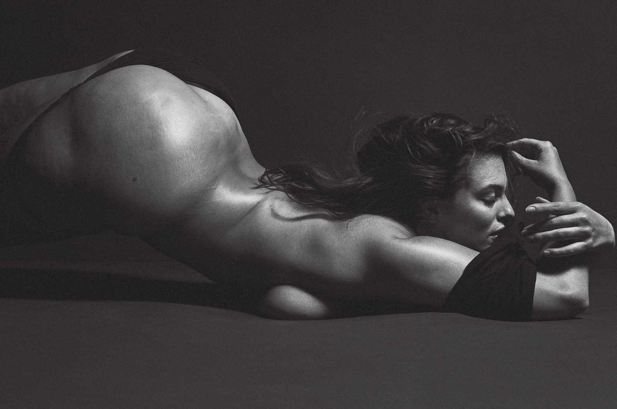 webcafe.mk | ОДЛУЧИ ДА ПОКАЖЕ СЕ: Ashley Graham ПОЗИРАШЕ ГОЛА!!! (фото +18) bit.ly/2qL15NW #Модаиубавина #ЕшлиГрехам