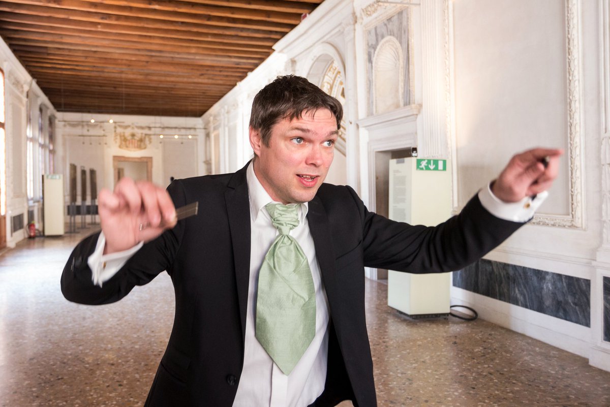 Vår #emvp <a href="/DanielOvaska/">Daniel Ovaska</a> dirigerar både på jobbet &amp; fritiden 🎼 mogul.com/om-mogul/aktue… #episerver #agile