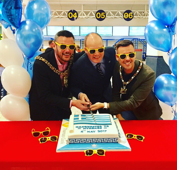 LordMayorOfMcr's tweet photo. 1/2 Great collaboration-@manairport @TCAirlinesUK @ThomasCookUK to Mykonos the new inflight @jamesmartinchef meal was incredibly delicious 😘 https://t.co/mquckCrCzs