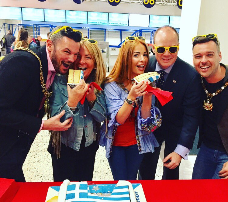 LordMayorOfMcr's tweet photo. 1/2 Great collaboration-@manairport @TCAirlinesUK @ThomasCookUK to Mykonos the new inflight @jamesmartinchef meal was incredibly delicious 😘 https://t.co/mquckCrCzs