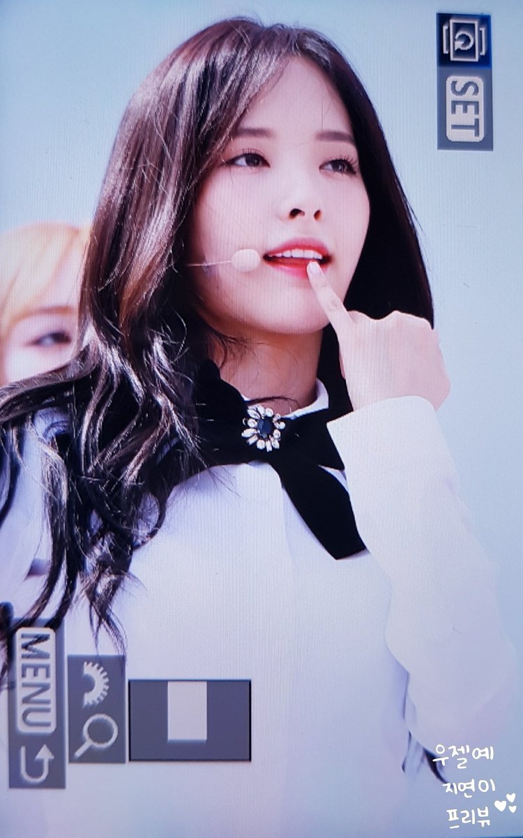 SD_BONA's tweet photo. 170505
#우주소녀 #보나 #WJSN #BONA @WJSN_Cosmic 
코디님 자켓 버린거 맞으시죠 사랑합니다ㅠㅠㅠㅠㅠㅠㅠ https://t.co/hlUkb5YWg6