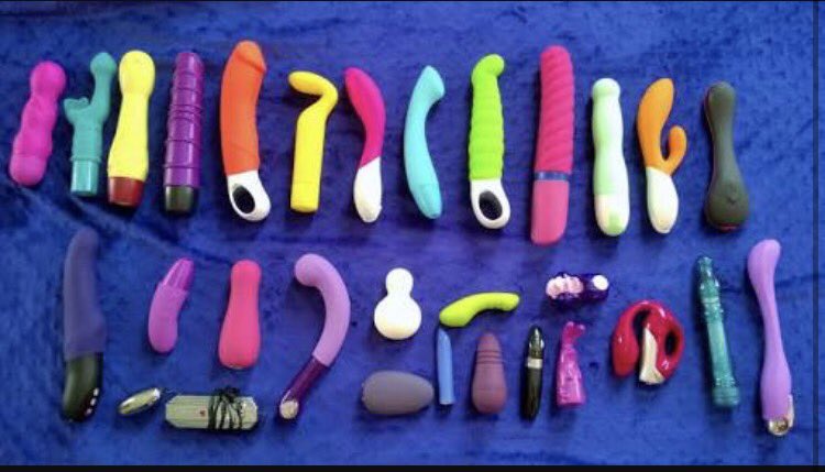 #thebridge #AskAMan <a href="/leratokganyago/">leratokganyago</a> <a href="/DineoRanaka/">Ausi OMotona</a> ... Yes honey there's nothing wrong about it , you've got the whole collection 🤓🤓