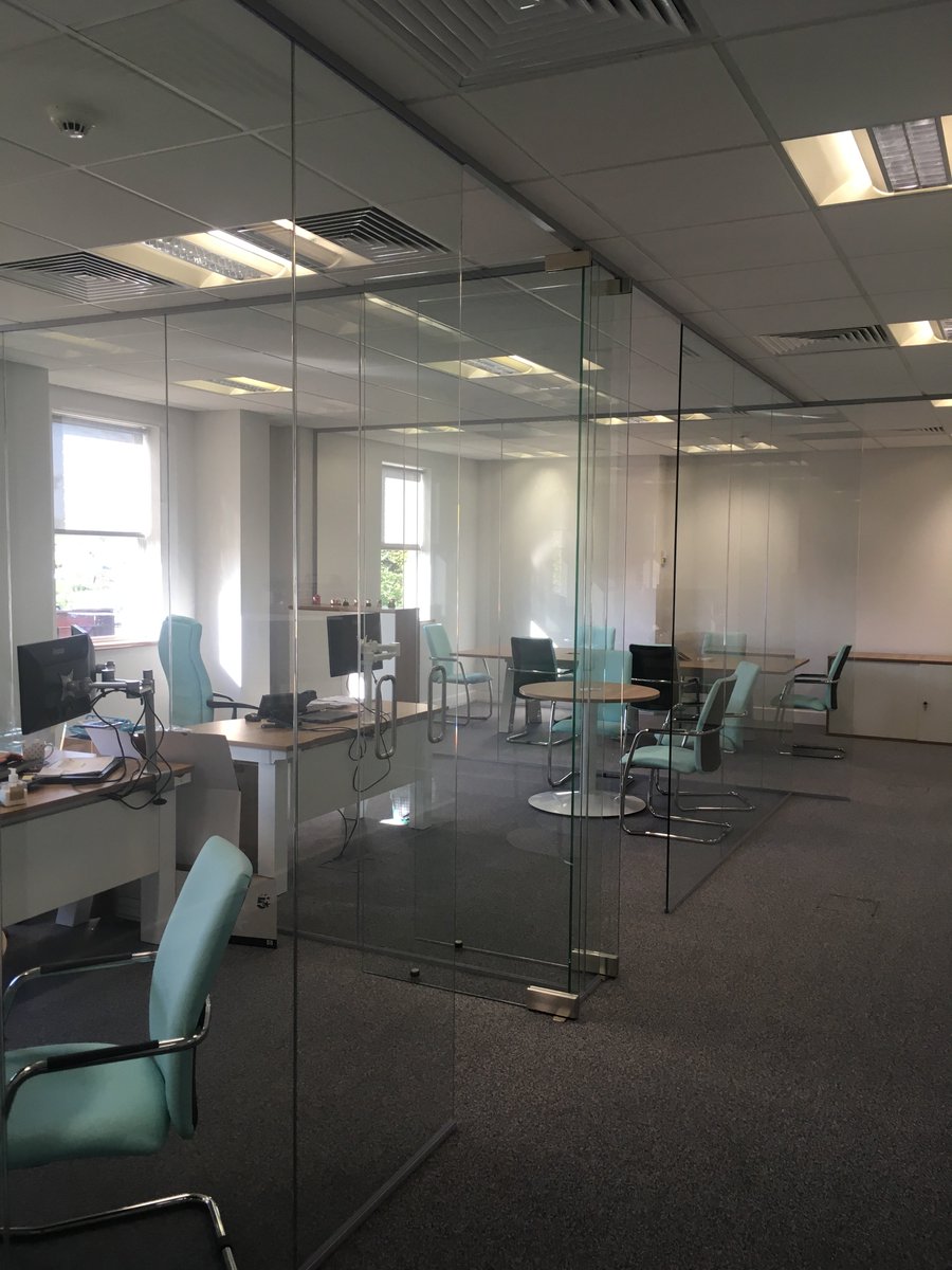 HawkFurniture's tweet photo. Force benching installed earlier in the week by RT install. The white metalwork compliments the Portofino cherry tops perfectly #benchsystem https://t.co/BUgniCGzpk