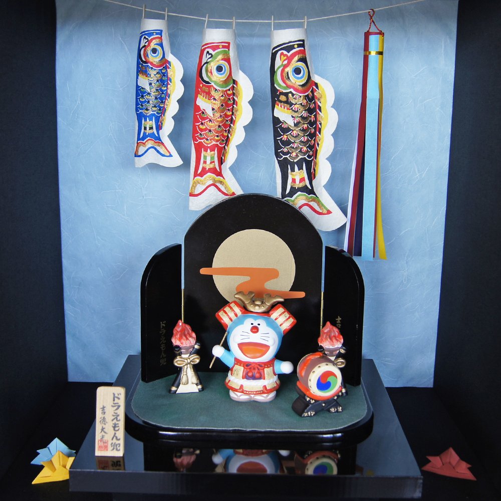 川崎市 藤子 F 不二雄ミュージアム Twitter પર 今日はこどもの日 ウェイティングショーケースでは 凛々しい兜姿のドラえもんが鯉のぼりといっしょに皆さまをお出迎えしています お天気に恵まれたゴールデンウィーク お出かけがますます楽しみですね T