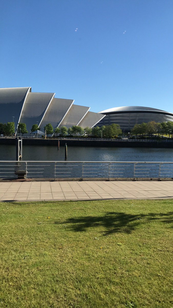 JodyMac79's tweet photo. @WindyWilson88 #glasgow #sunshine #naework #justsayin ๐๐๐ https://t.co/msi5jtdaQW