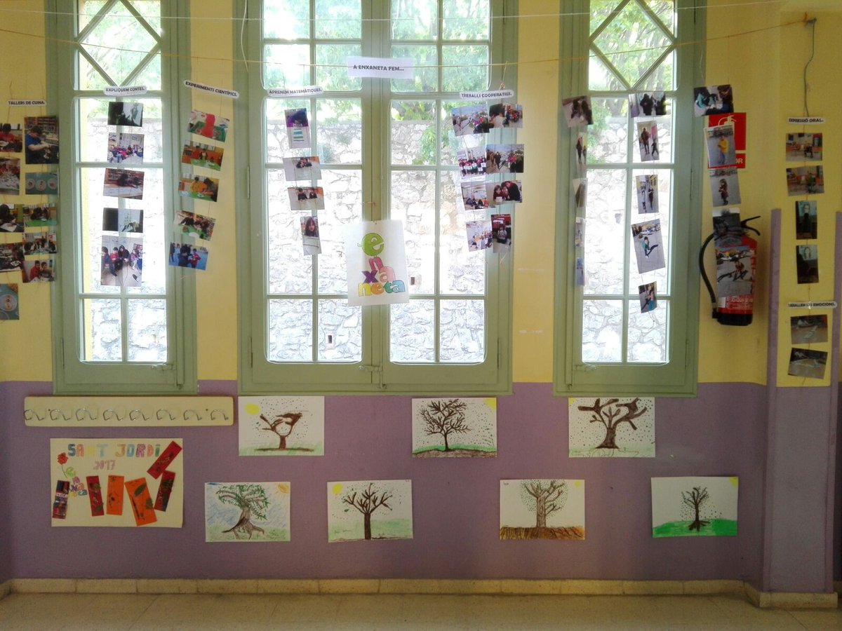 ProjectEnxaneta's tweet photo. Racó fet pels infants Enxaneta i les seves famílies @ProjectEnxaneta 
Treball conjunt, treball creatiu. https://t.co/rDEqPlfDoZ