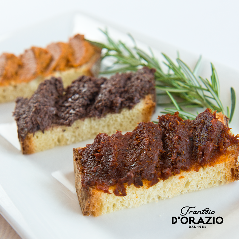 Patè della linea "ciccio dorazio" e pane di Altamura...e il weekend ha tutto un altro sapore!