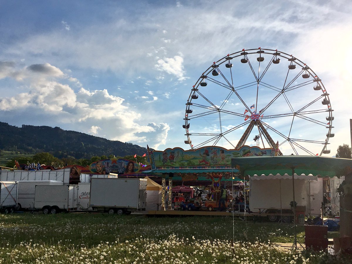 curlyfabi's tweet photo. Heute ist das Wetter perfekt für einen #luga17 - Besuch! Das Tagesprogramm bietet viele Attraktionen für Jung und Alt! #Treffpunkt #Erlebnis https://t.co/IM7wto0zJy