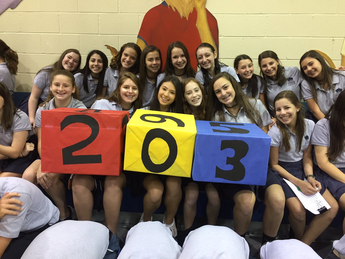 Before they go to Israel, the 8th graders help us count the Omer! Today is day 24 or 2 weeks and 3 days! Nesiyah Tovah. #omerblocks #davis8