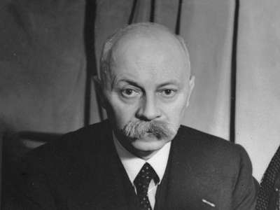 Gerbrandy spreekt de bevolking in het westen toe. 'Ge zijt vrij’.’Uw bevrijding is met bloed en zweet en angst en honger gekocht’. #1945
