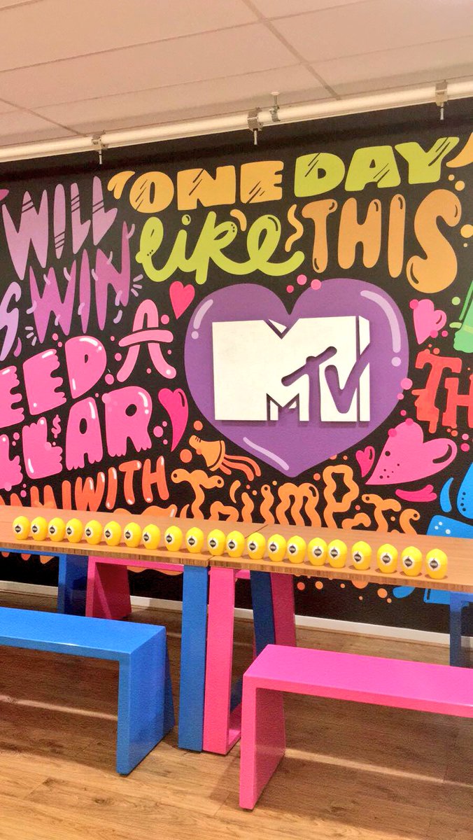 thedinertweets's tweet photo. Just popping through to visit some of our favs with ππππ @MTVUK @ComedyCentralUK #LookForLemons https://t.co/M8MVQckm51