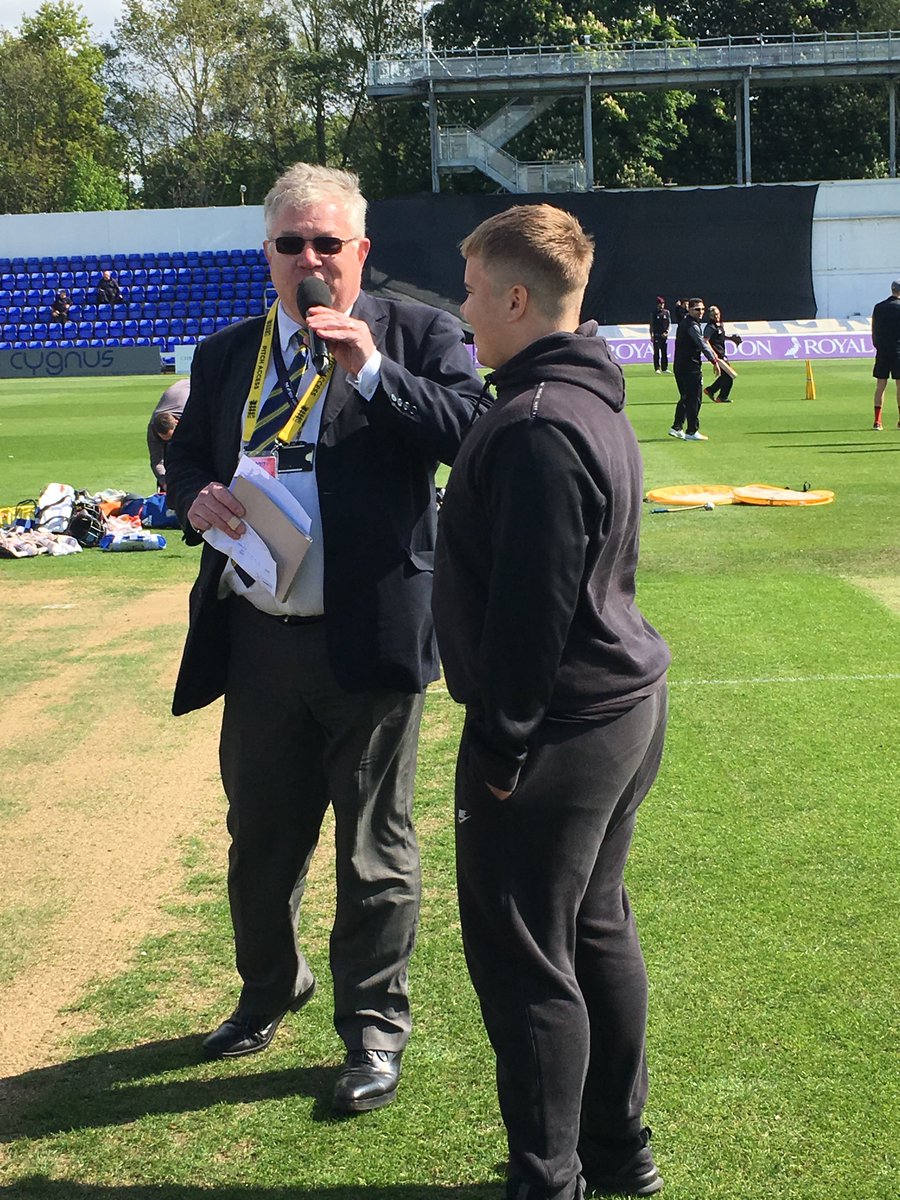 Louiseparry14's tweet photo. Year 9 doing the coin toss for Glamorgan v Somerset  at SWALEC. @WillowsMrNorman @willowshigh https://t.co/2MRPwVDLiY