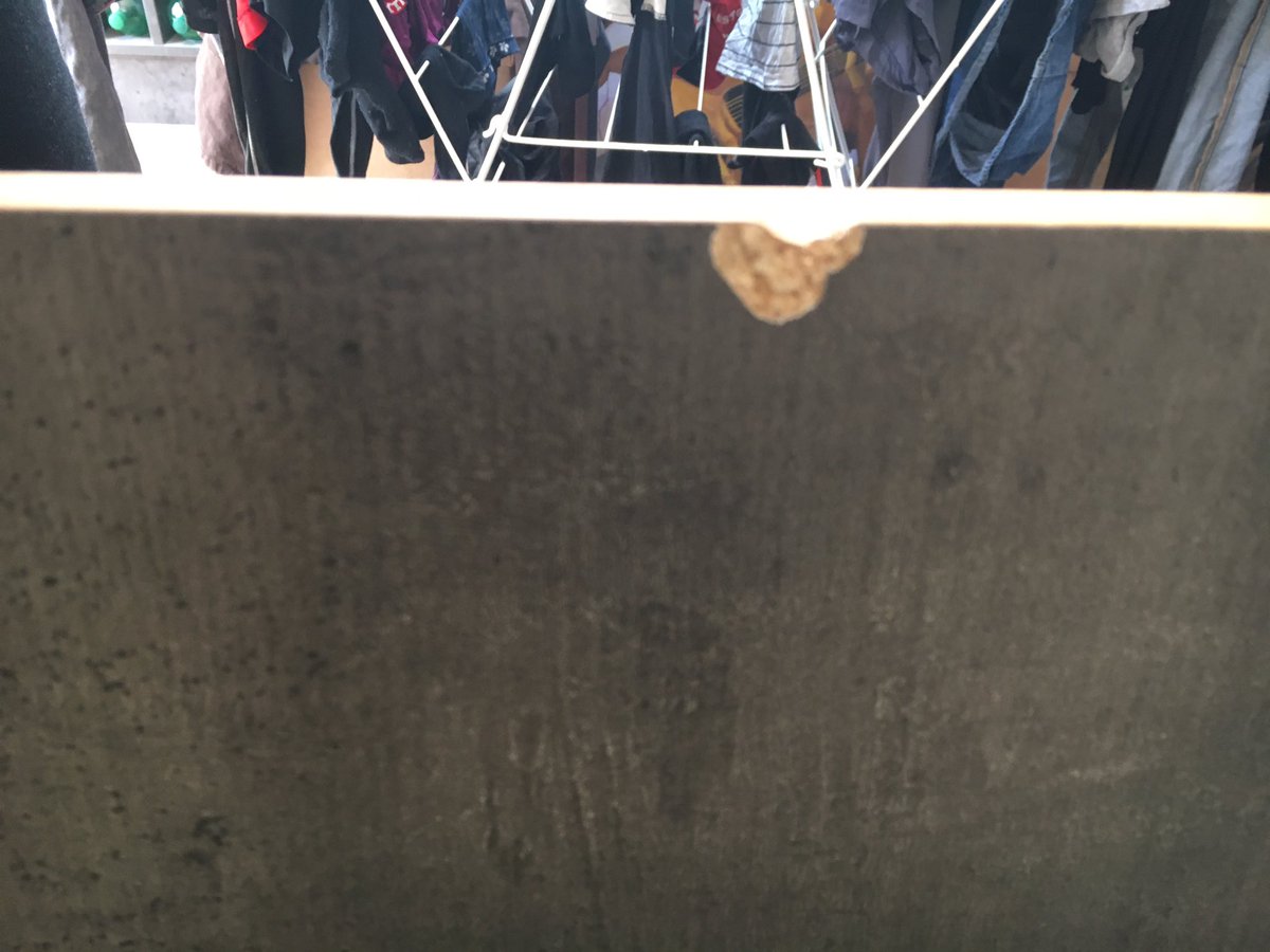 RosaSuela's tweet photo. This is the third time I receive damaged kitchen panels. It is a disgrace!!!! I had to wait for 10 days each time @WrenKitchens https://t.co/MJghjxMpS7
