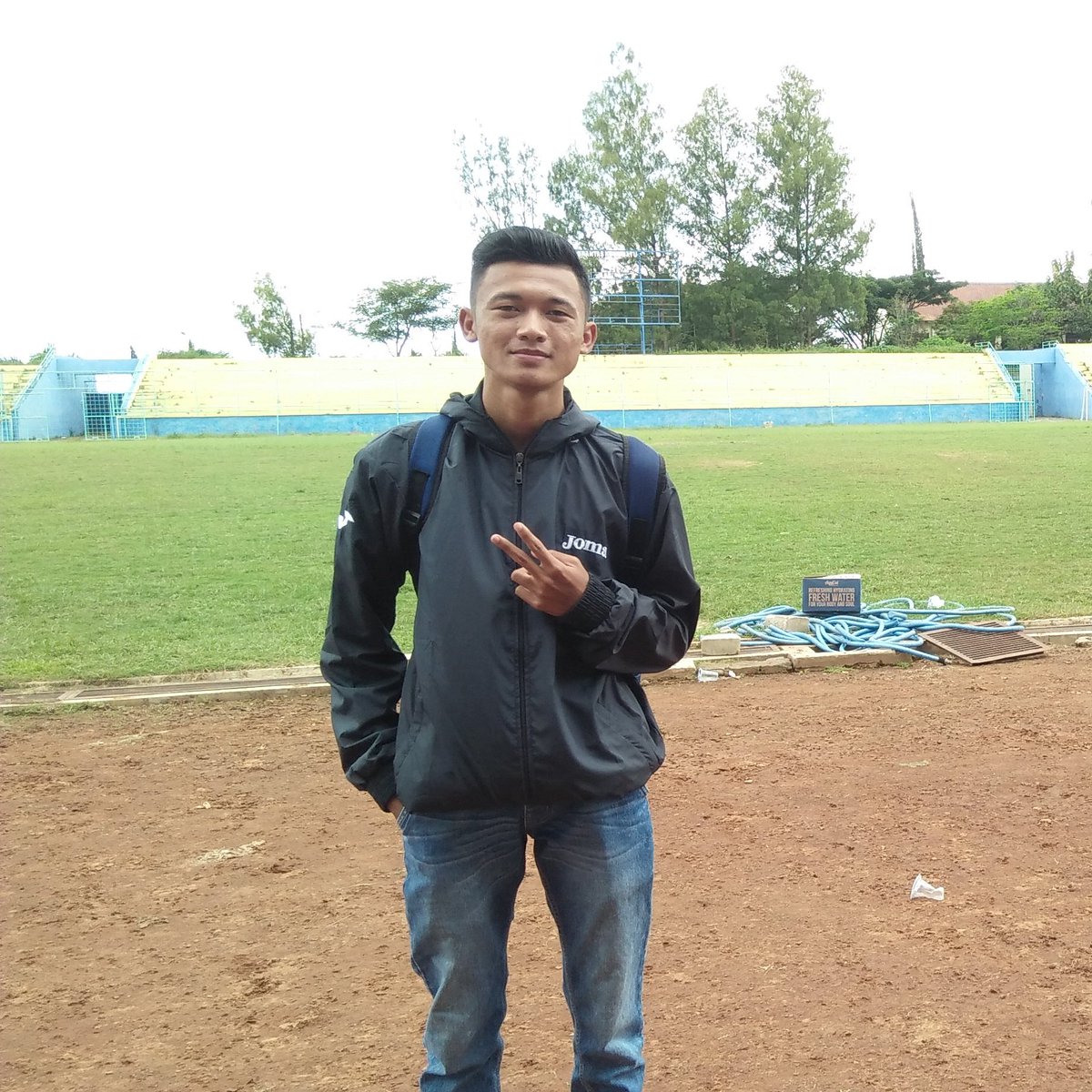 gunplaymaker's tweet photo. #FotoProfilBaru https://t.co/h7nejRRbhn