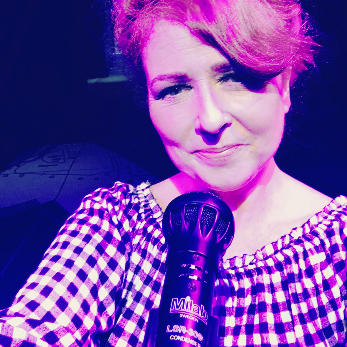 AlisonBurnsJazz's tweet photo. If you're in the area go to @NewVicTheatre ❤️'d singing for you &amp; thanks so much for amazing #Vegan hospitality #GreatTheatre @milabmic https://t.co/AC3U66YVLW