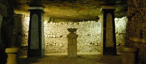 ILoveEmotion's tweet photo. Envie de participer à une visite #insolite? Rendez-vous dans les @catacombesparis pour faire le plein de frissons ! https://t.co/GktqLqHZ62 https://t.co/9hbDXwXuHL