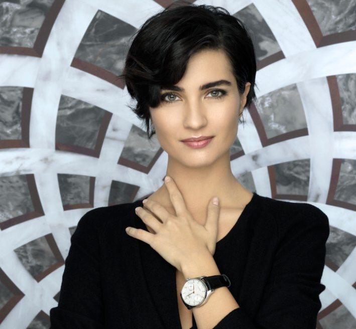 SoyluP's tweet photo. Dizi bahane #tubabüyüküstün sahane o nasil bir oyunculuktur kadin türkiyede güzellikte zirve oyunculukta zirve konu kilit #mutluask https://t.co/uXsP20Tz2b