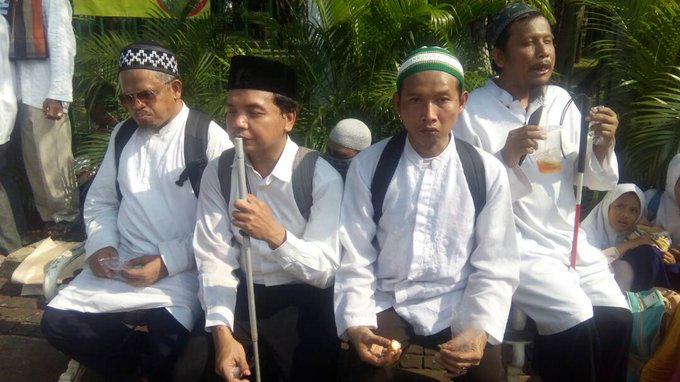 View image on Twitter