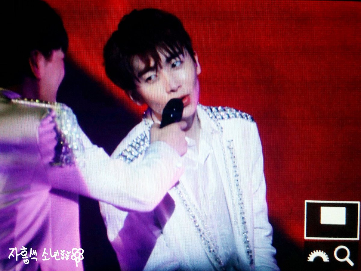 자홍색소년 tweet media