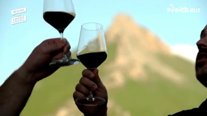 Voleu fer cim com l'Edurne Pasaban, o simplement fer turisme? @caminadesinfo 🐑youtu.be/Wp75HHIk4R0 ℹcaminades.info/index.php/acti… #GECASP