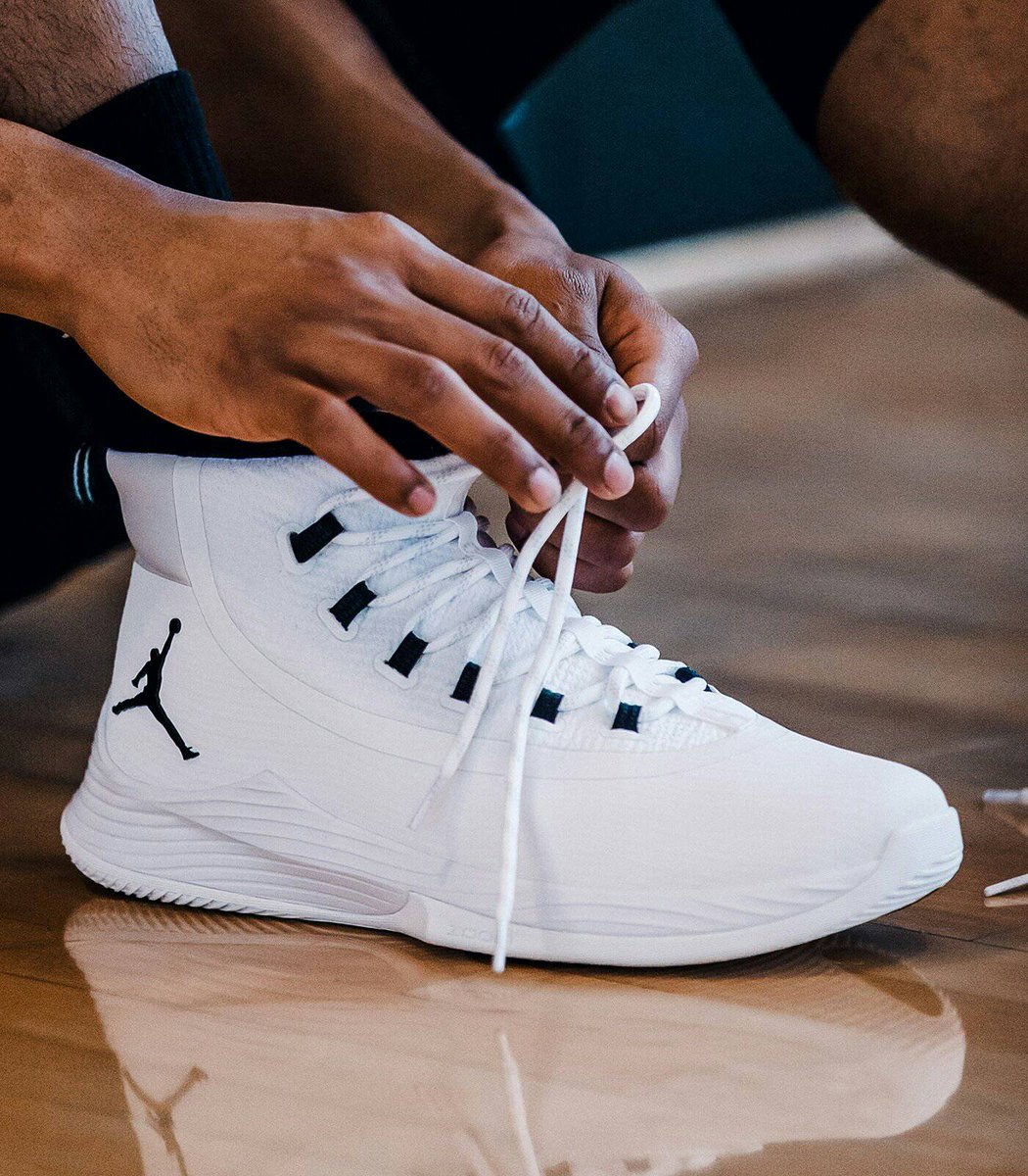 Just_Sneaker's tweet photo. Set to strike.
Introducing the Jordan #UltraFly2. Available now: https://t.co/JgZRdw6cs5 https://t.co/xuGkFtYSgh