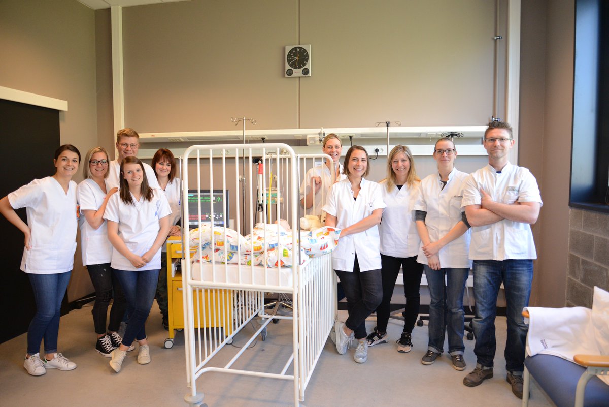 lpeeters26's tweet photo. Journée avec professionnels du CHR-neuropédiatrie et étudiants de spécialisation pédiatrie à @HauteEcoleHELMo https://t.co/MgBVippTZ3