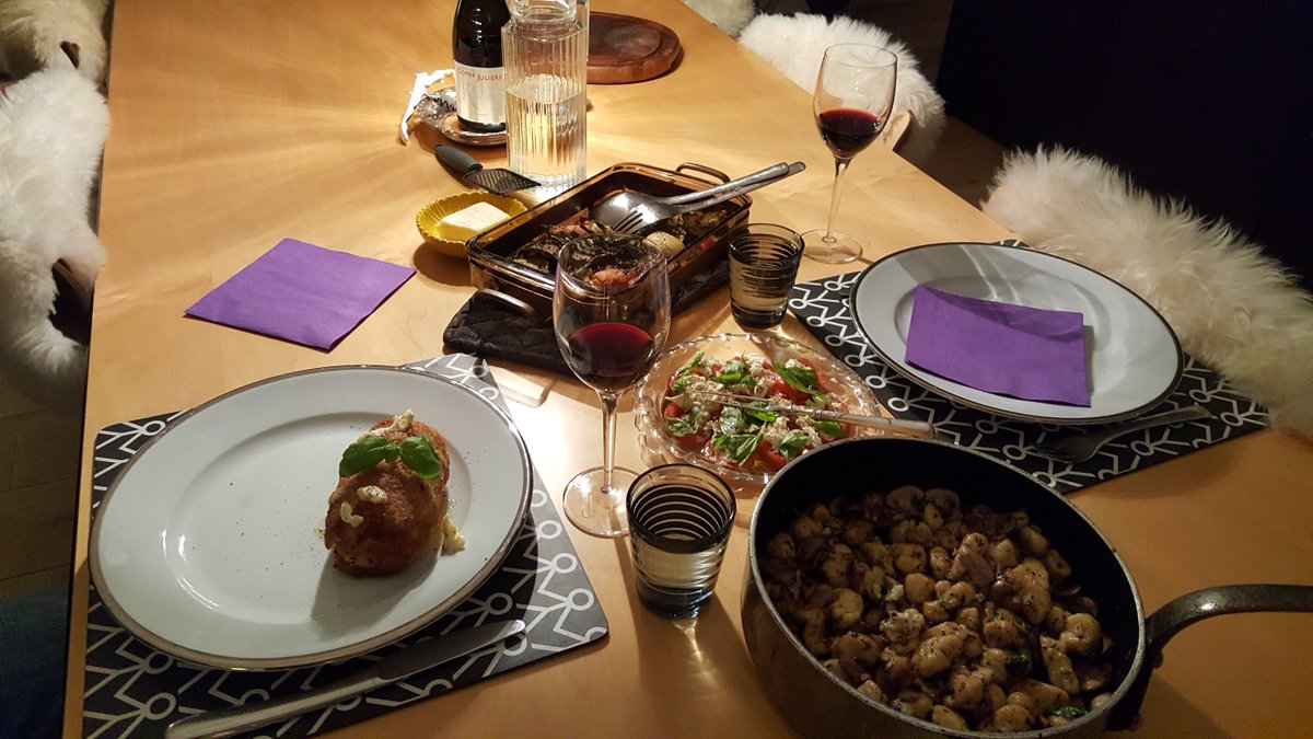 DSitel's tweet photo. dinner time. chicken kiev fresh gnocchi and caprese https://t.co/jzxgrs248x
