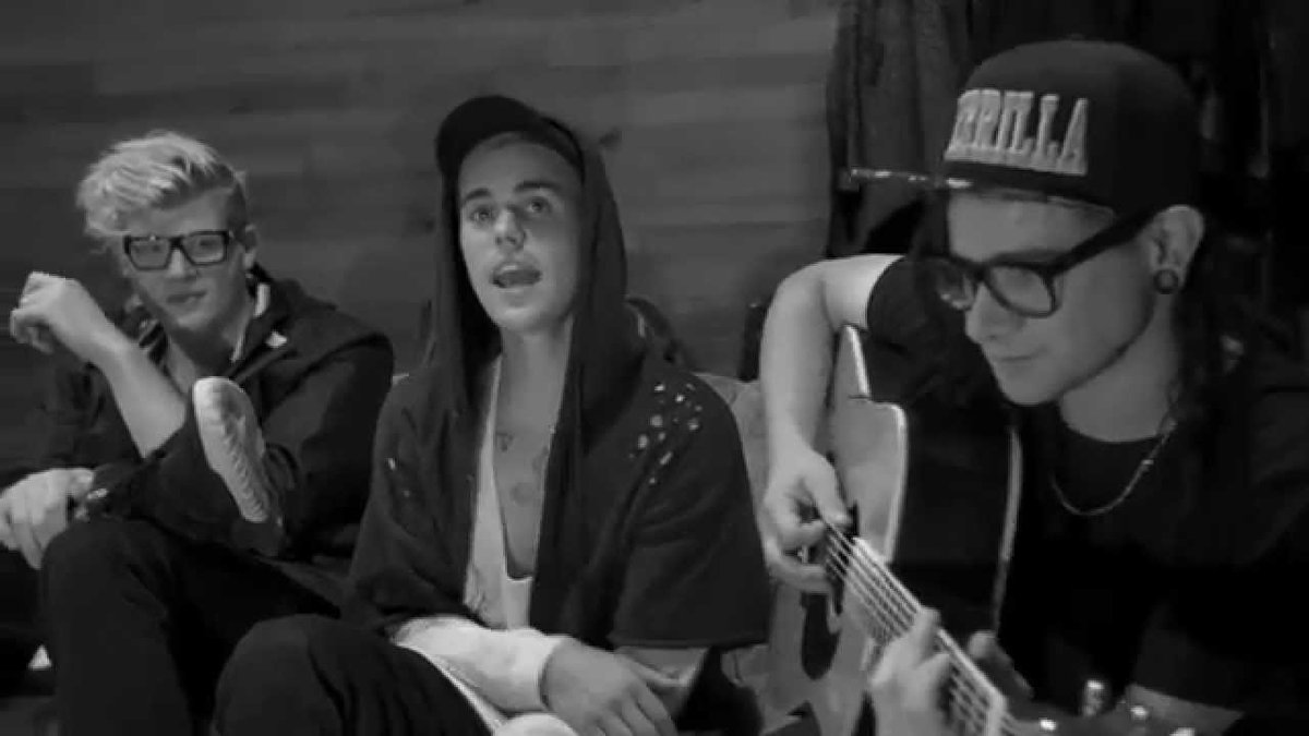 mo_355's tweet photo. #ジュリアマイケルズ
#ジャスティントランター
#スクリレックス
#ブラッドポップ
#ジャスティンビーバー
Justin Bieber - Sorry... https://t.co/L2f2TT6P27 by #masa121213 via @c0nvey https://t.co/U7B3tWsOCg