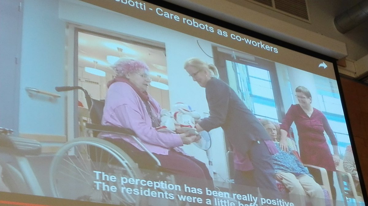 MerviHasu's tweet photo. Video esittelee hoivarobotin käyttökokeilua. @ROSERobotic @UniLUT Yhteisseminaari Meaningful technologies for daily life #metese #kumous https://t.co/R5FclebYX4