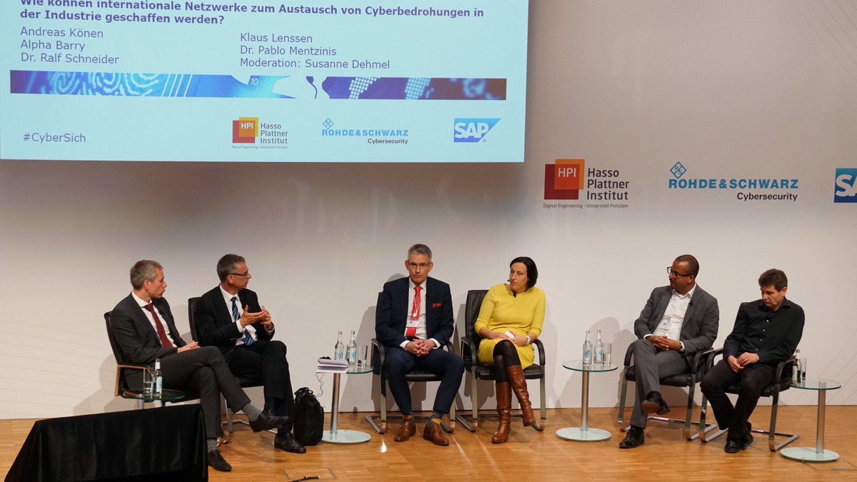 Vertreter von @BMI_Bund, @Cisco_Germany, @thyssenkrupp, @SAPdach u. @Allianz diskutieren Sicherheit internat. Industrienetzwerke. #CyberSich