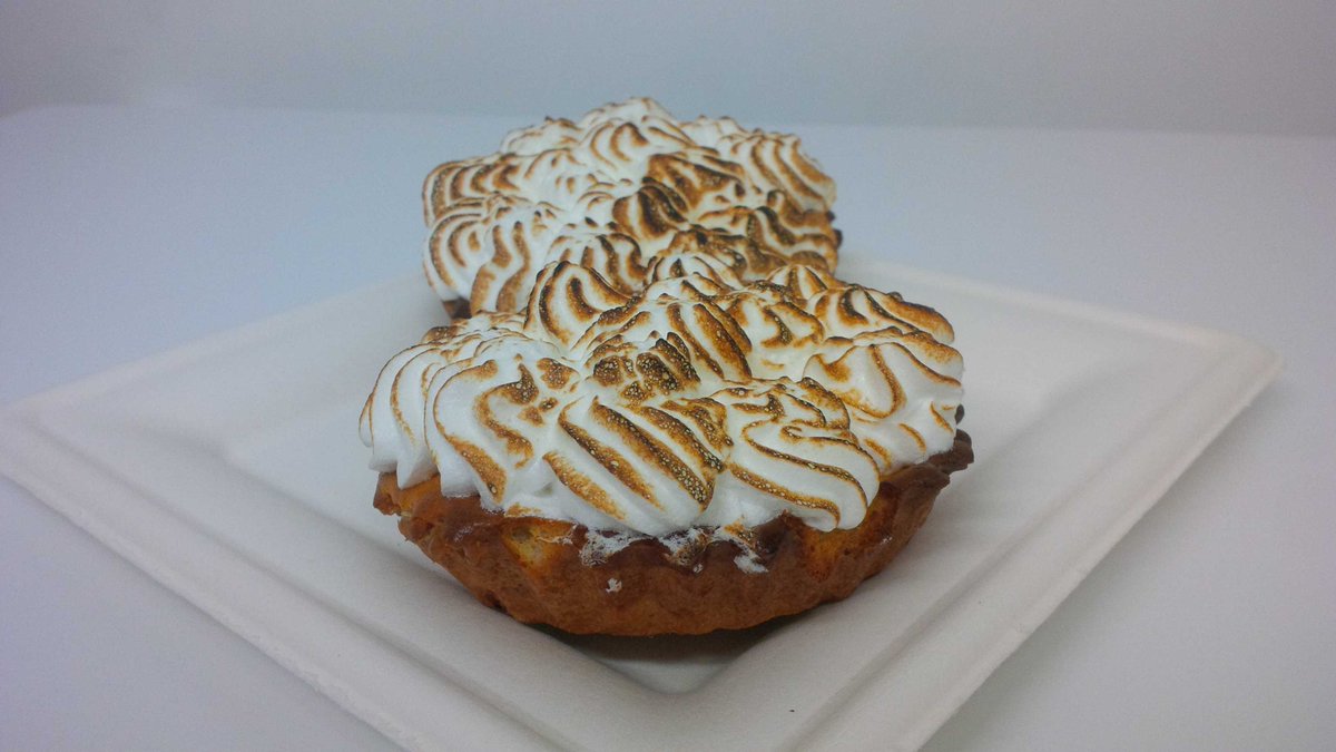 mysweetssaison's tweet photo. Le dessert de la semaine: Tartelette rhubarbe d'Alsace https://t.co/3D9rvZTvbA