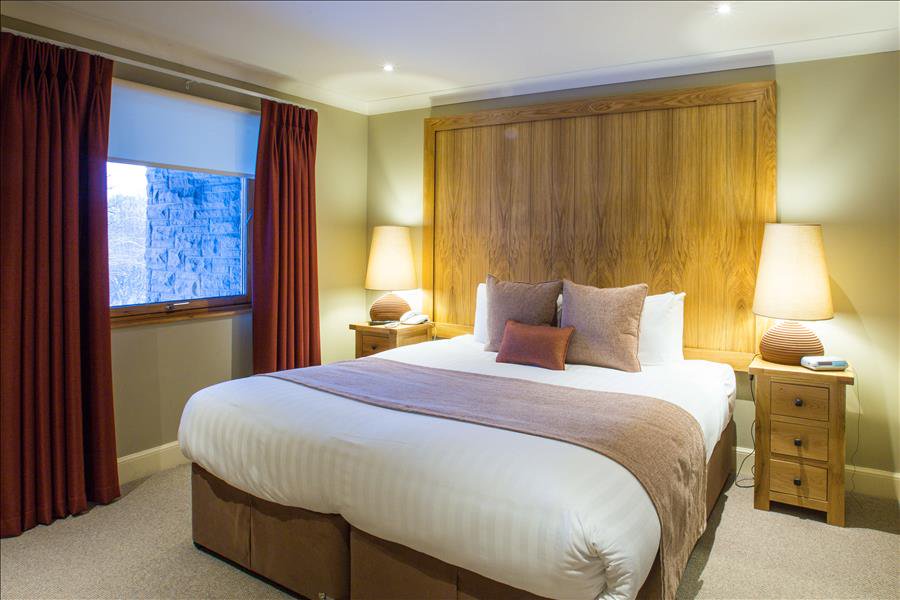 CameronLodges's tweet photo. Fully refurbished Lodge 14 sleeps up to 8 people, with a spacious balcony to enjoy a drink with family &amp; friends https://t.co/S0LFSCLa7P https://t.co/AKgiLMgK5X