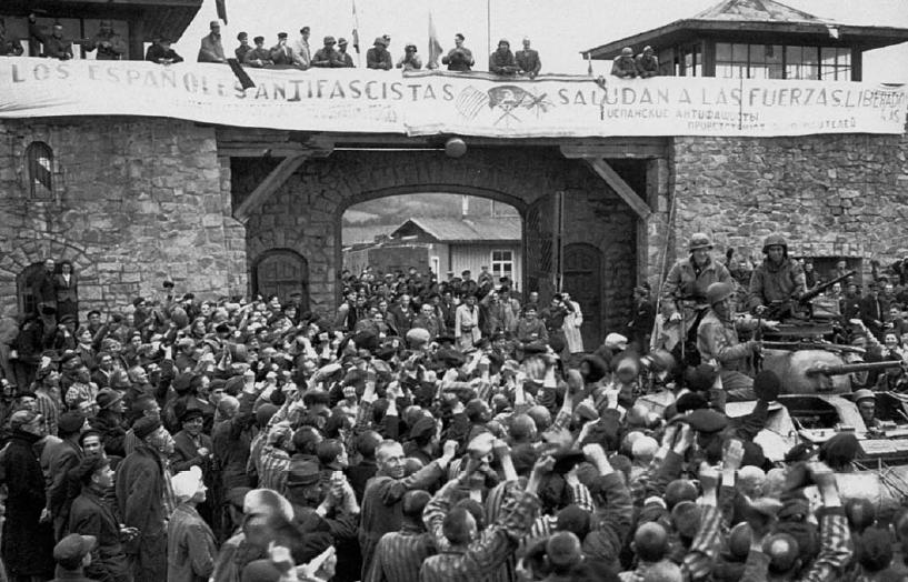 CarlosCanoAutor's tweet photo. 72 años de la liberación del campo de concentración de #Mauthausen,en el que fueron asesinadas más de 100.000 personas(unos 1500 #andaluces) https://t.co/72ww8c5LL3