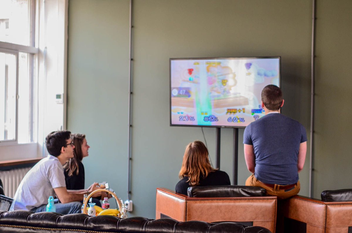 Data visualizers say WHAT!?! We had oodles of fun hosting the WHAT datathon, thanks <a href="/wakoopa/">Wakoopa</a> for the great weekend! buff.ly/2pHddlC