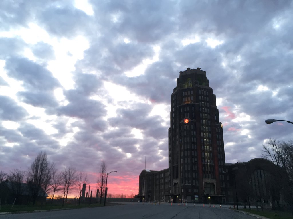 PoloniaDistrict's tweet photo. @WGRZ thank you @RepBrianHiggins for supporting the Polonia District and @CentralTerminal this morning. https://t.co/Jd1FZWgYOG