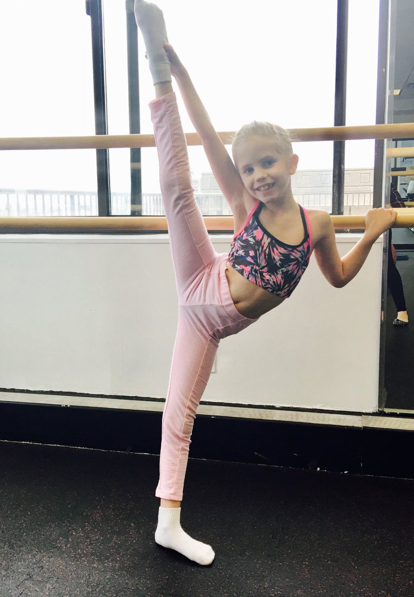 ellewillow310's tweet photo. dancing and acting are my #favoritethingstodo and makes me so #happy #nevergiveup #havingfun #tenacity #dance #ballet https://t.co/tWsPZqK8Zd