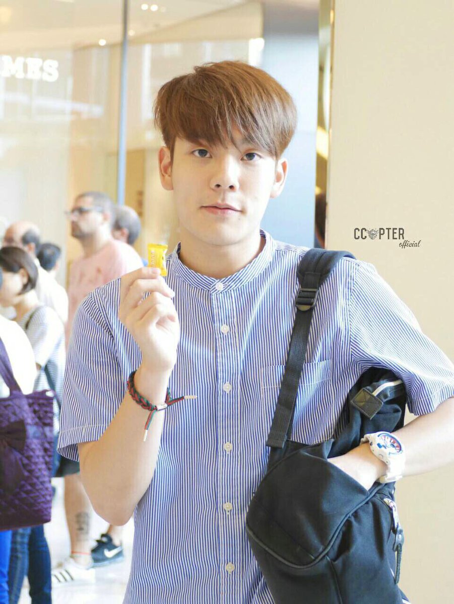 ccopterofficial's tweet photo. สินสอดถึงมือเจ้าตัวแล้วนะคะ ยกขันหมากมาเร็ววววววววว
#ใหญ่ลักยิ้มยักไหล่2017 #คิมม่อน #วโรวัฒน์ @CTR2DAB @KiimMon @KiimMHomeOffice https://t.co/rSOpGSrFrT