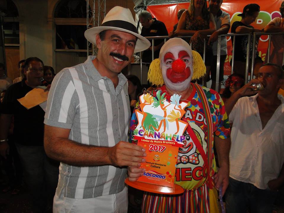 PedroGiovany's tweet photo. Uma das fotos do site da prefeitura de Socorro SP onde estou na apresentação do Carnaval  #carnahelp com o Prefeito André Bozola.. https://t.co/fnF0MlDjOK