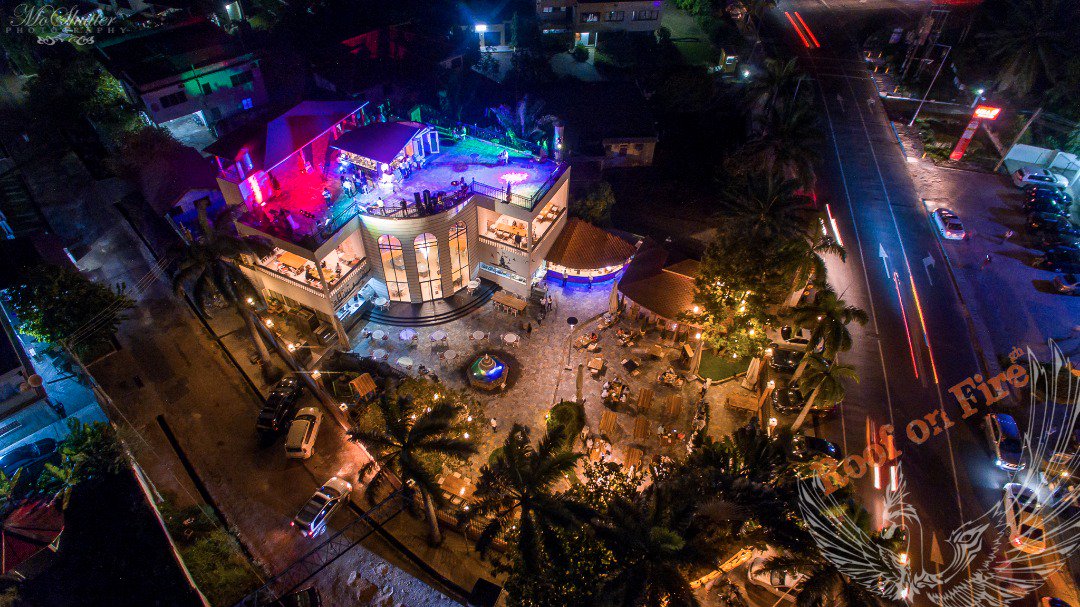 SurflineGH's tweet photo. It was a LITuation from @RoofAccra on Bosphorus Rooftop as people jammed to good music &amp; free Wifi from Surfline. #Roofonfire #ItsAboutTime https://t.co/Qeys8Dvnde