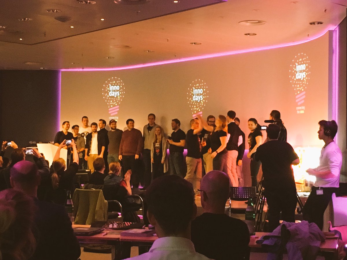 zunicker's tweet photo. Geflasht vom Spirit und der Power der #InnoDays. Das war großes Kino, #InnoCrew! @Sabrinahauptman @donmumpico @otto_jobs https://t.co/b8jxONhcHr