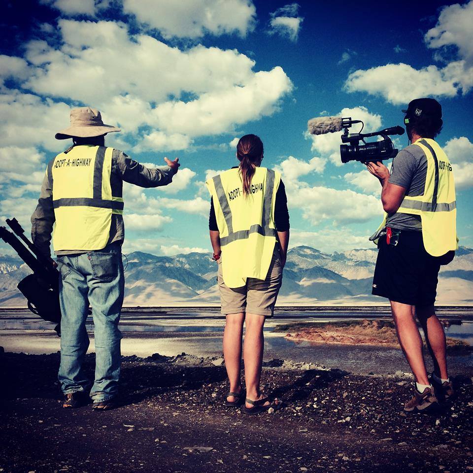TheLongestStraw's tweet photo. Snapping a shot at the dry Owens Lake bed. https://t.co/yjDMlHUwlb