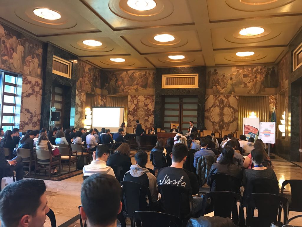 frg_campania's tweet photo. Il Presidente @GiuseCaru presenta il @frg_campania e #PoliticheGiovanili in @Reg_Campania nell'introduzione ai lavori di #NoiGiovaniEuropei https://t.co/WrNemtETko