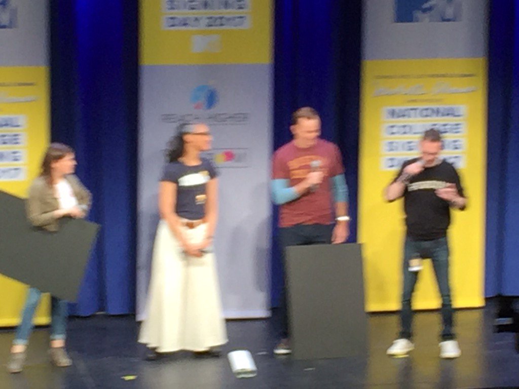 c_melley's tweet image. Food Crew inspiring HS seniors #collegesigningday #awayslearning #BetterMakeRoom