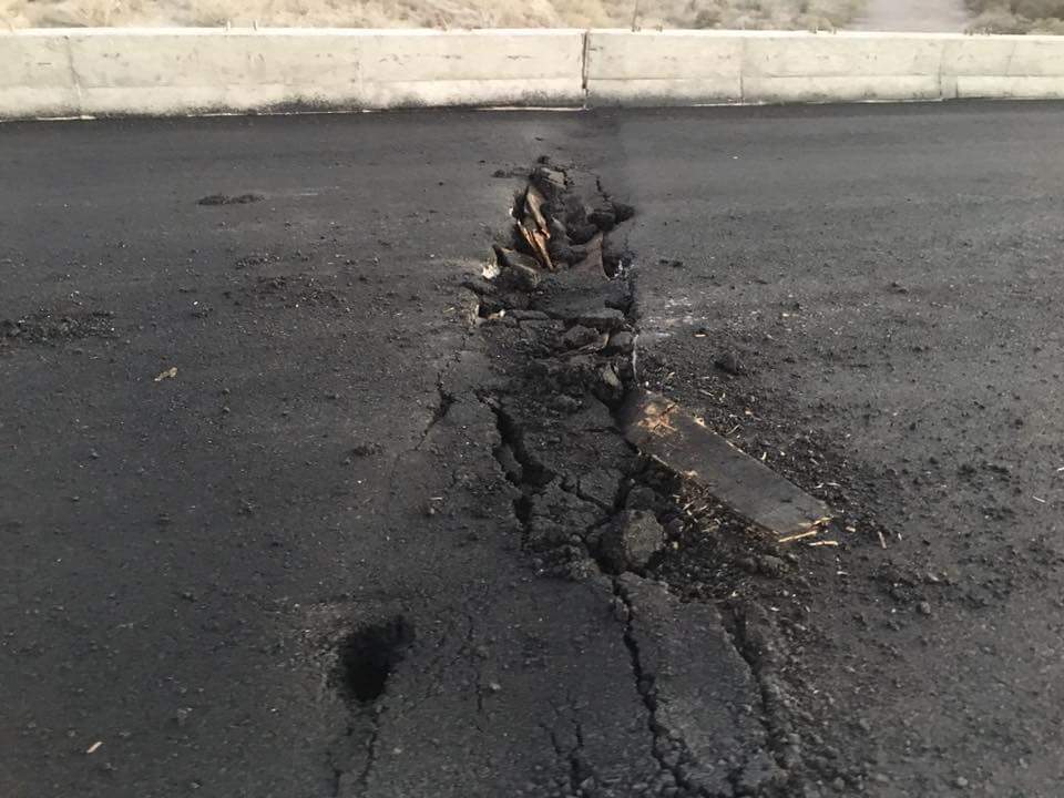 tito_jaubert's tweet photo. Favor de revisar la obra que se esta relizando en la carretera la paz-constitucion,bcs. Pésima calidad, pone en riesgo a quienes transitamos https://t.co/6fpPKQAaix