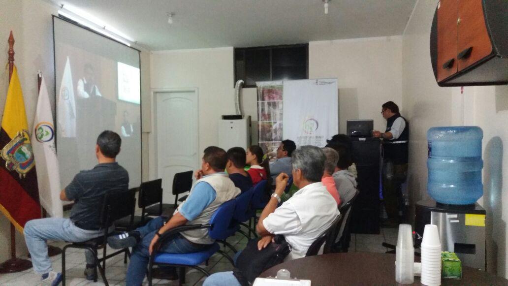 AgrocalidadEC's tweet photo. Trasmisión en vivo en Dirección Distritales a nivel nacional. #Logros2016 https://t.co/hwoyWAhSN1